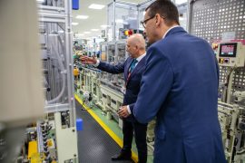 Wizyta premiera Mateusza Morawieckiego w wałbrzyskiej fabryce Toyota Motor Manufacturing Poland